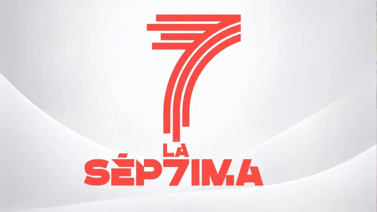 El nuevo canal de la TDT en España se prepara con gran entusiasmo para su esperado estreno el 5 de noviembre apostando por un equipo de comunicacion diverso e innovador que estara compuesto por entre ocho y nueve presentadores donde predominara una clara mayoria de mujeres al frente de los contenidos